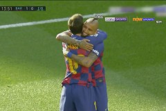 足球盛世：鲁尼、C罗、梅西传奇竞技与足球文化传承